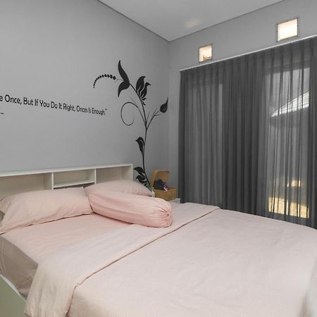 Villa Palm Springs By Reqhome Ciater Hilir Bagian luar foto