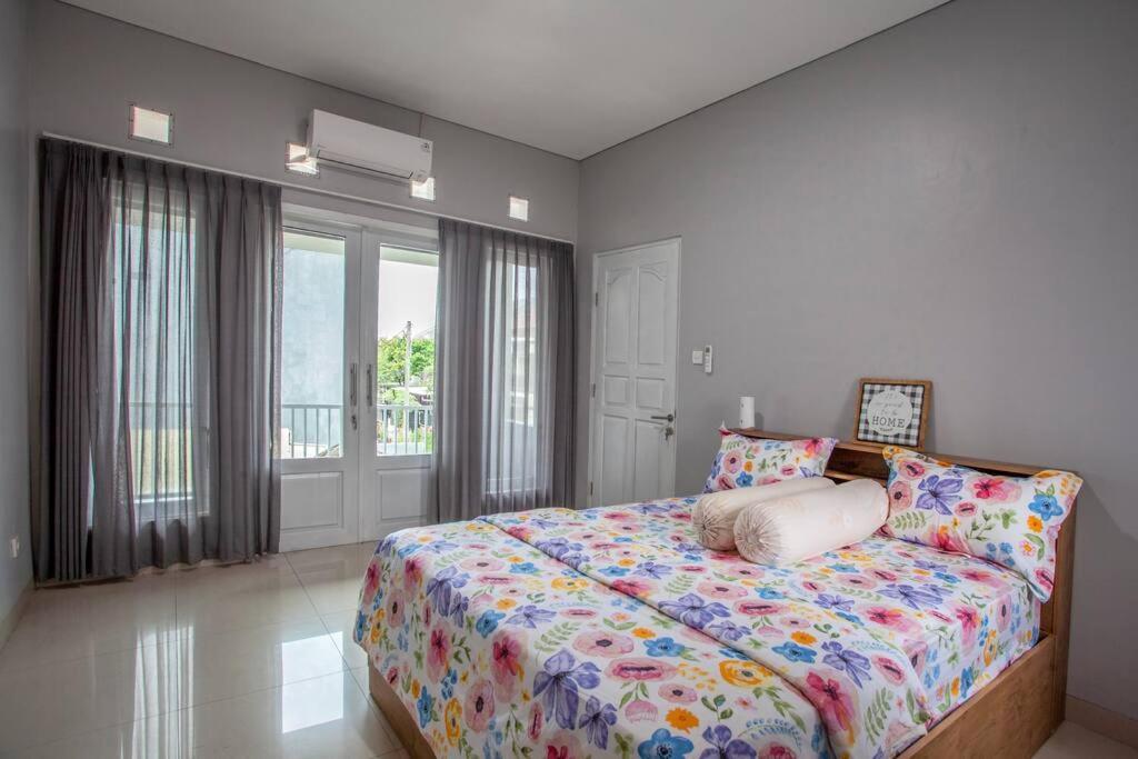Villa Palm Springs By Reqhome Ciater Hilir Bagian luar foto