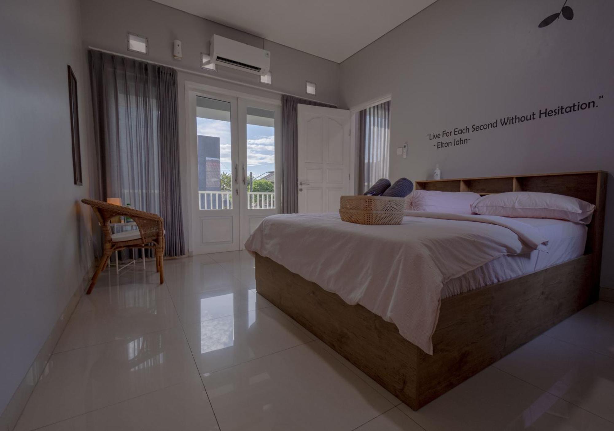 Villa Palm Springs By Reqhome Ciater Hilir Bagian luar foto